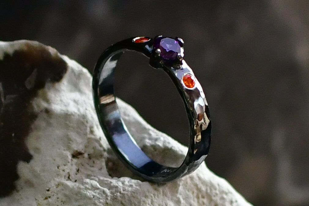 Handcrafted jewelry - Black silver ring with three stones